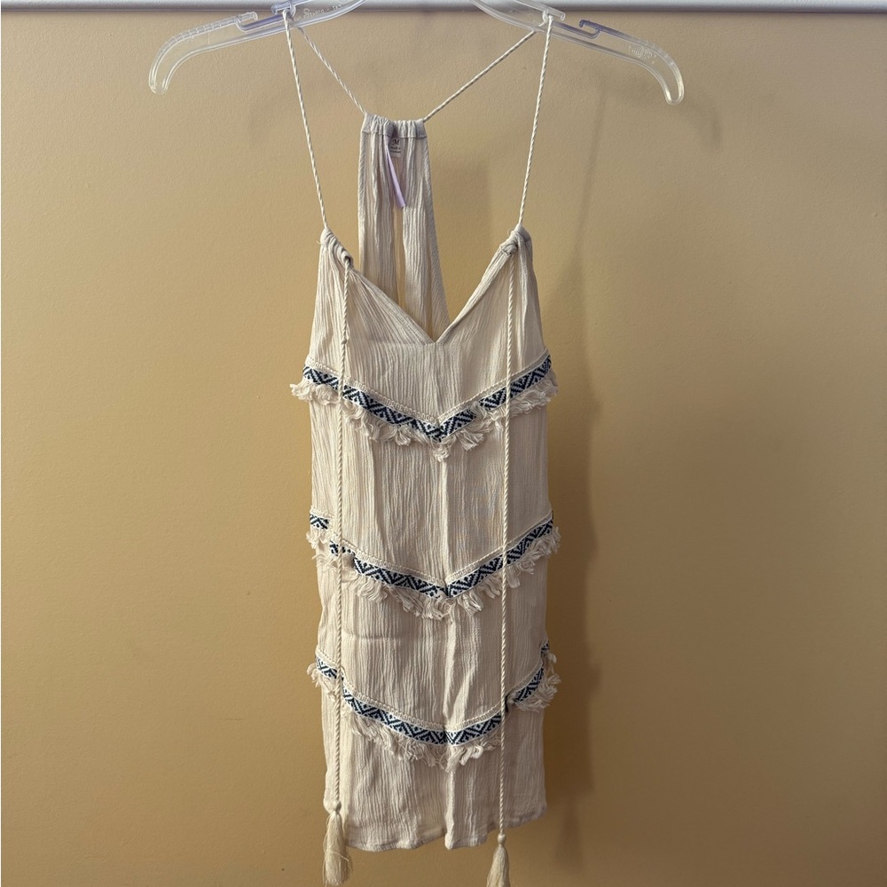 Excellent used boho tank top! Worn a total of 2 times, just needs a good steam!